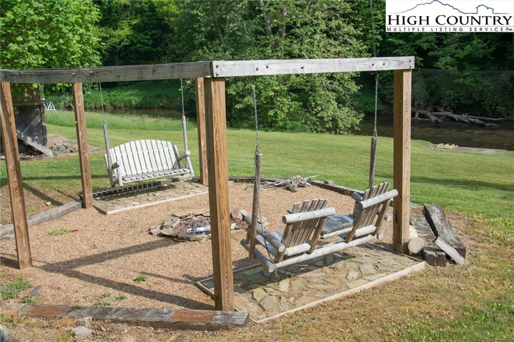 Image number 11 for the current listing