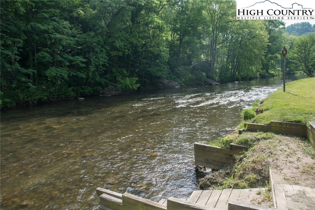Image number 13 for the current listing