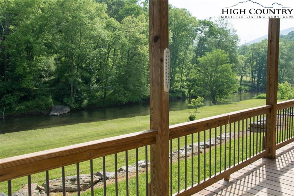 Image number 14 for the current listing