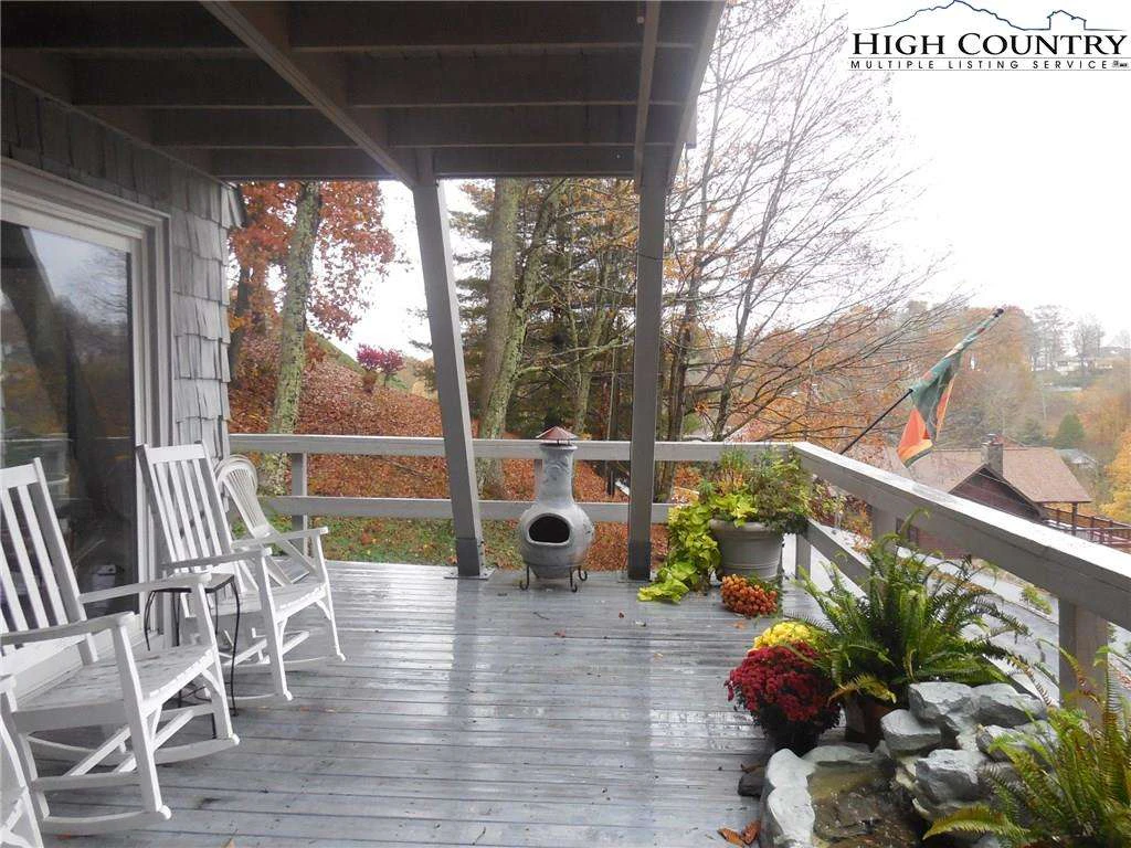 Image number 17 for the current listing