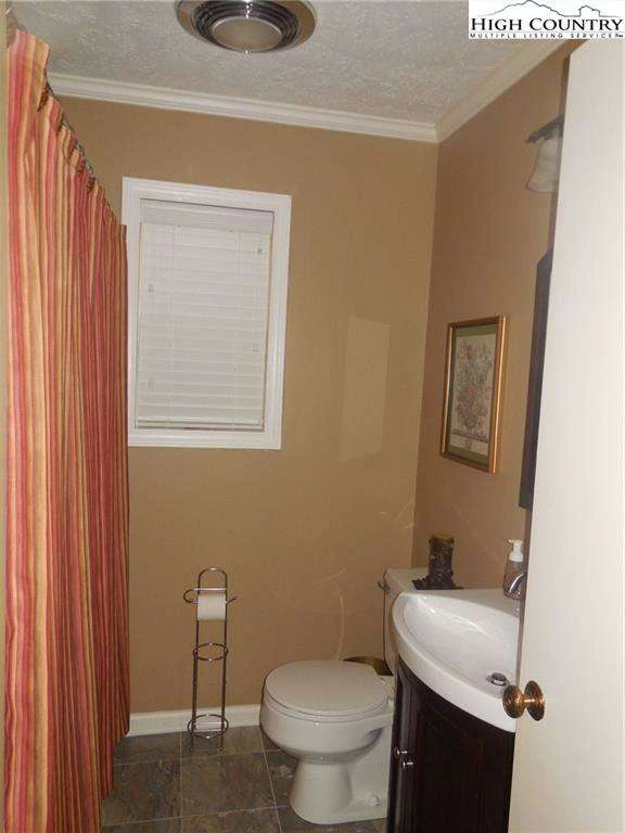 Image number 13 for the current listing