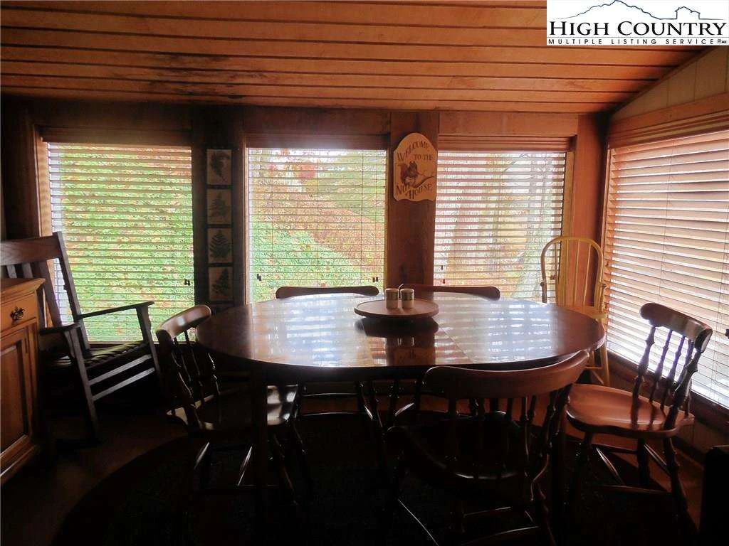Image number 10 for the current listing