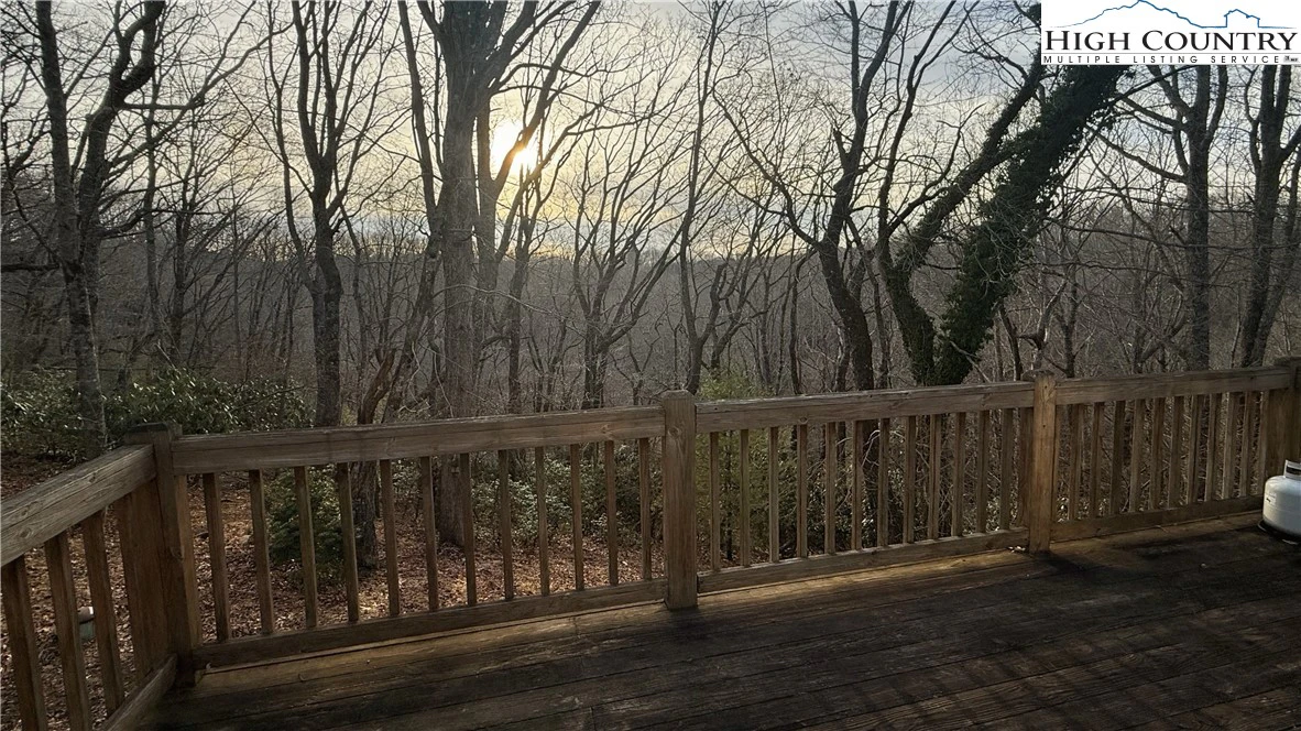 Image number 8 for the current listing