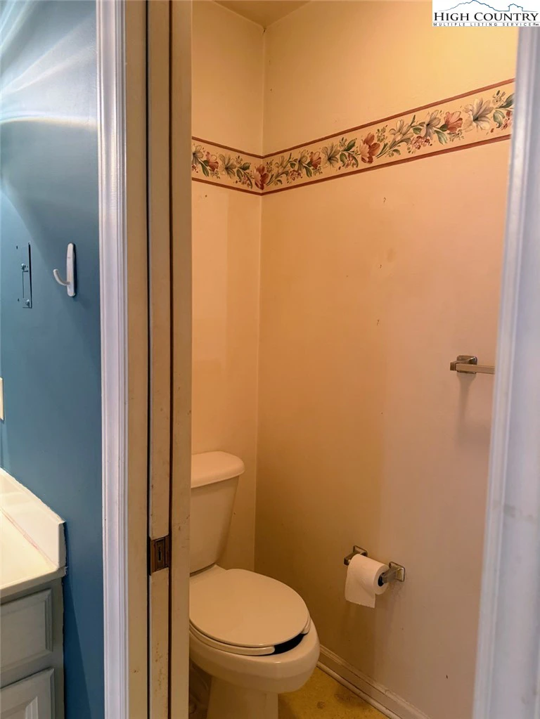 Image number 4 for the current listing