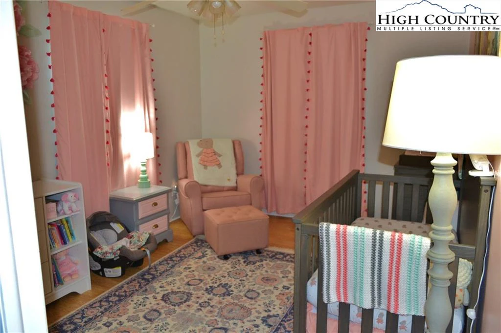 Image number 12 for the current listing