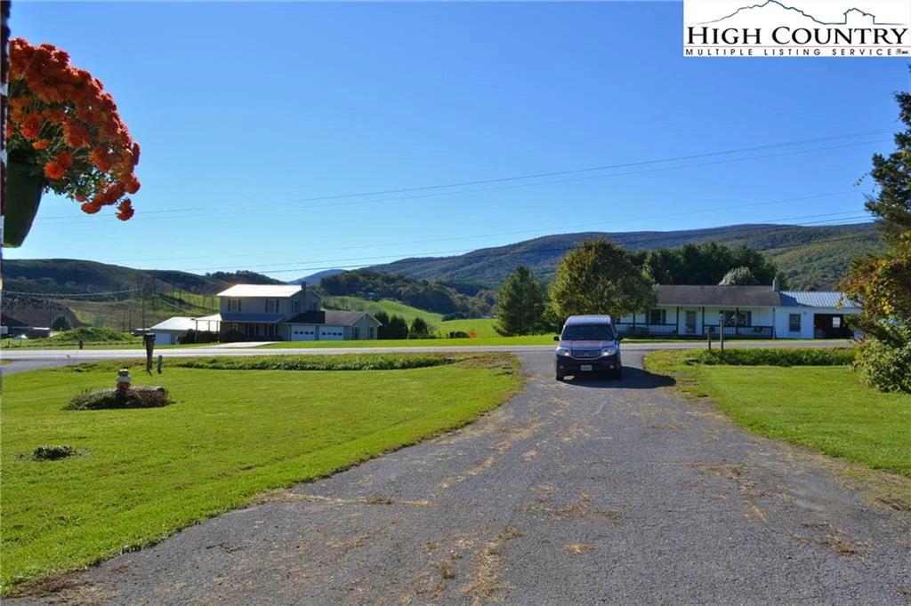 Image number 15 for the current listing