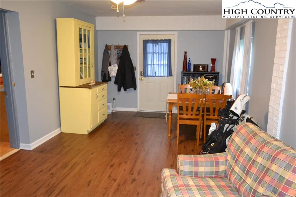 Image number 10 for the current listing