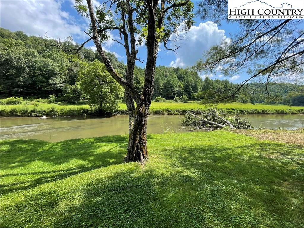 Image number 3 for the current listing
