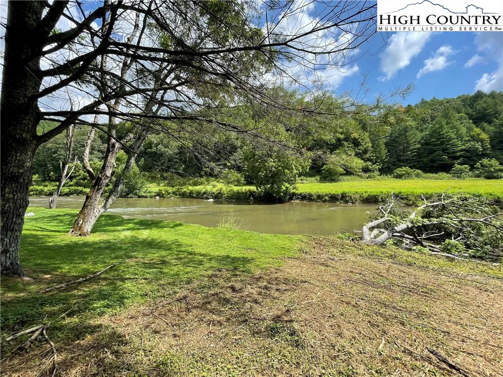 Image number 4 for the current listing