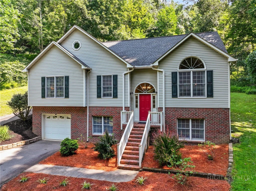 Image number 1 for the current listing