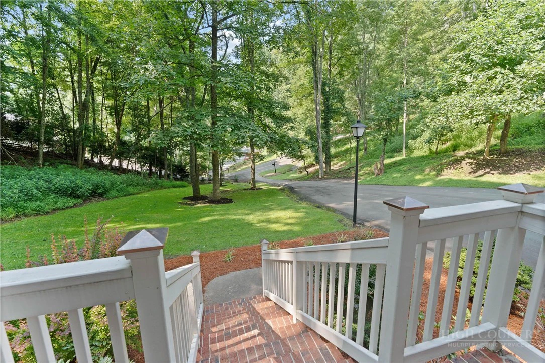 Image number 3 for the current listing
