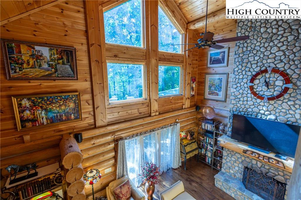 Image number 7 for the current listing