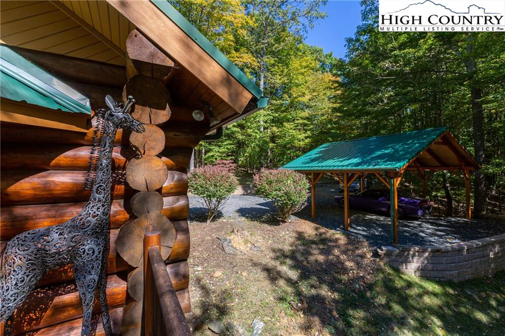Image number 13 for the current listing