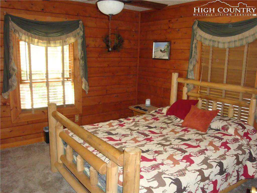 Image number 5 for the current listing