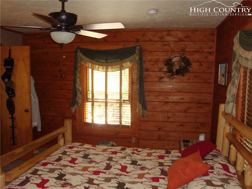 Image number 6 for the current listing