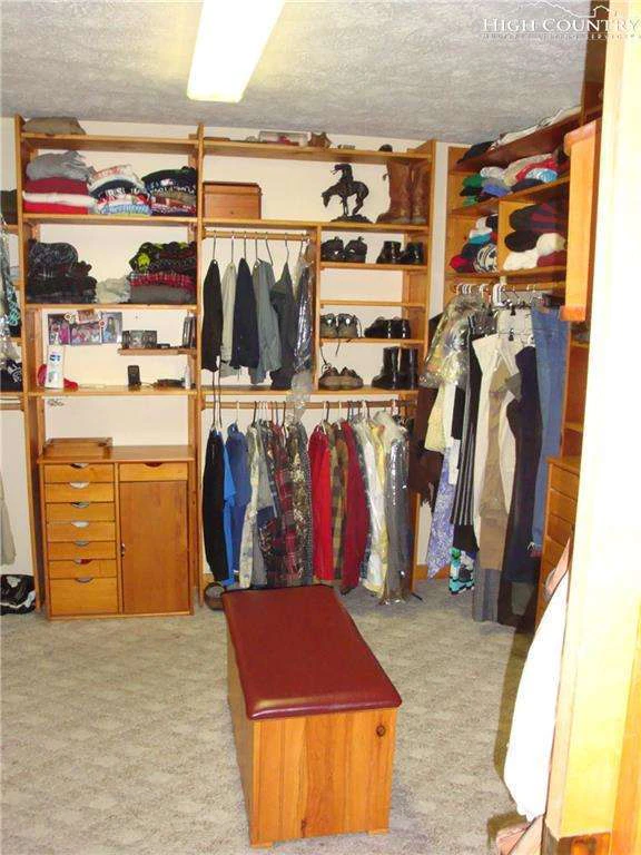 Image number 13 for the current listing