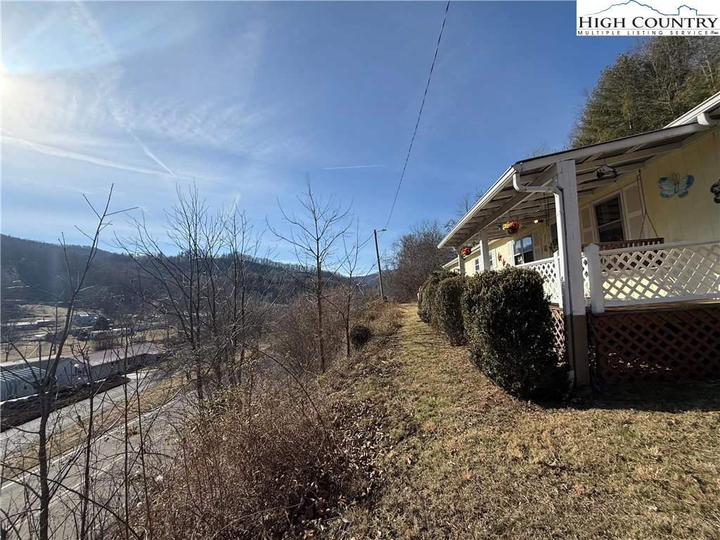 Image number 15 for the current listing