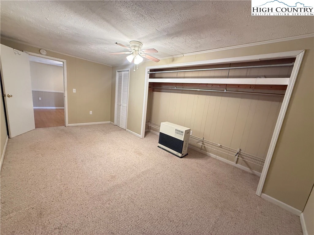 Image number 9 for the current listing