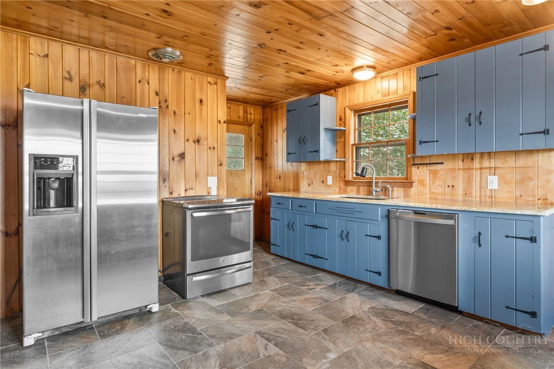 Image number 3 for the current listing
