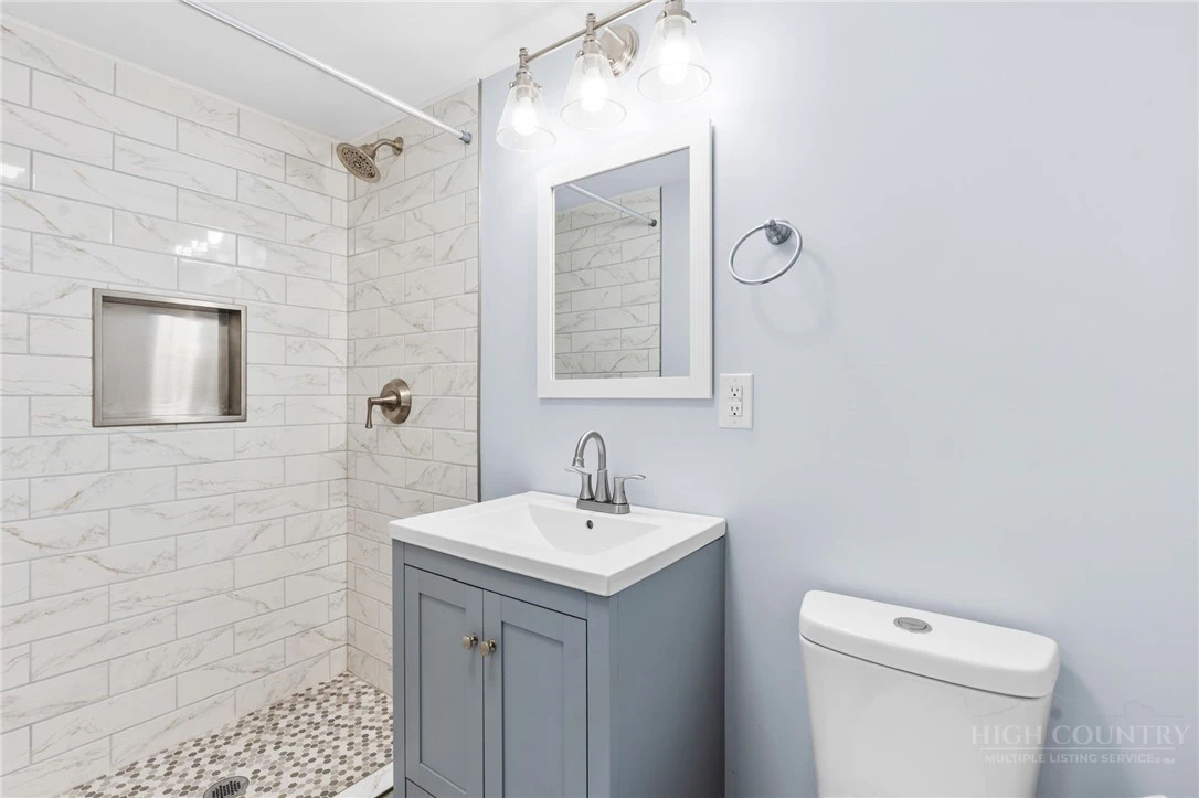 Image number 6 for the current listing