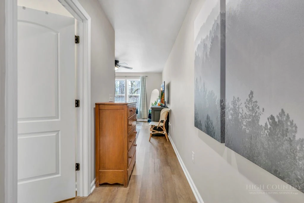 Image number 10 for the current listing