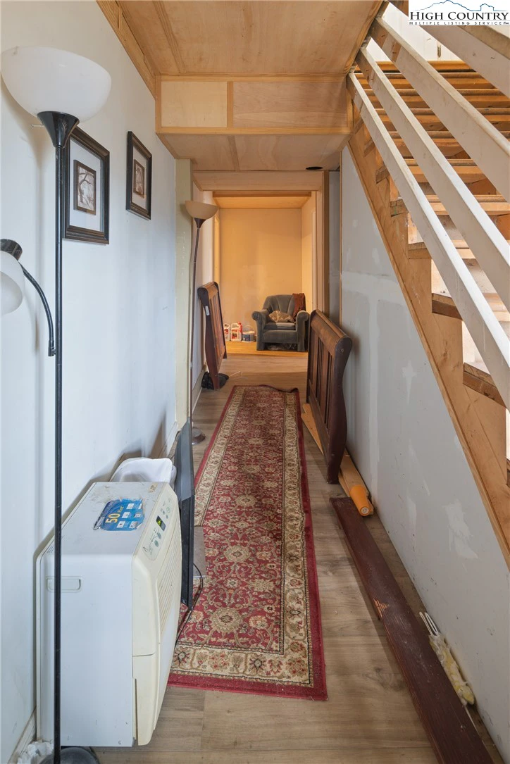 Image number 2 for the current listing