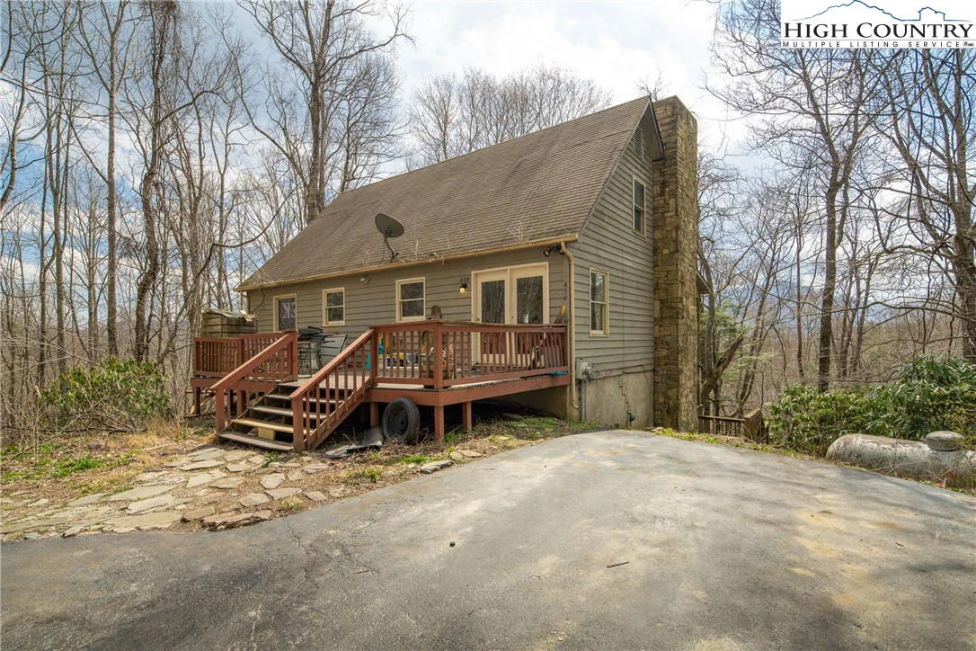 Image number 1 for the current listing