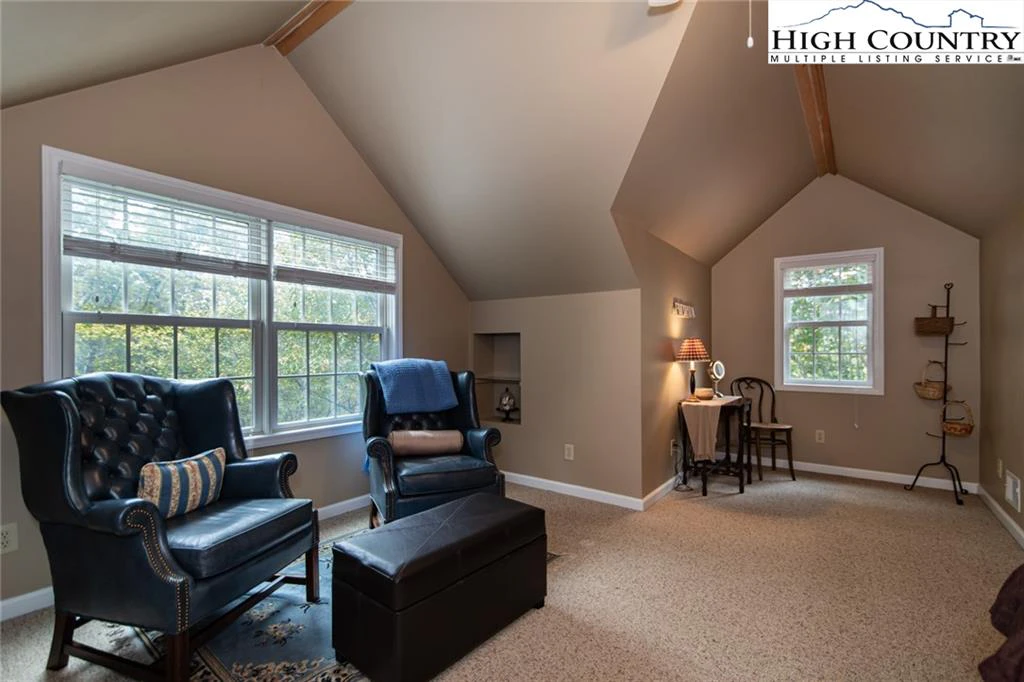 Image number 5 for the current listing