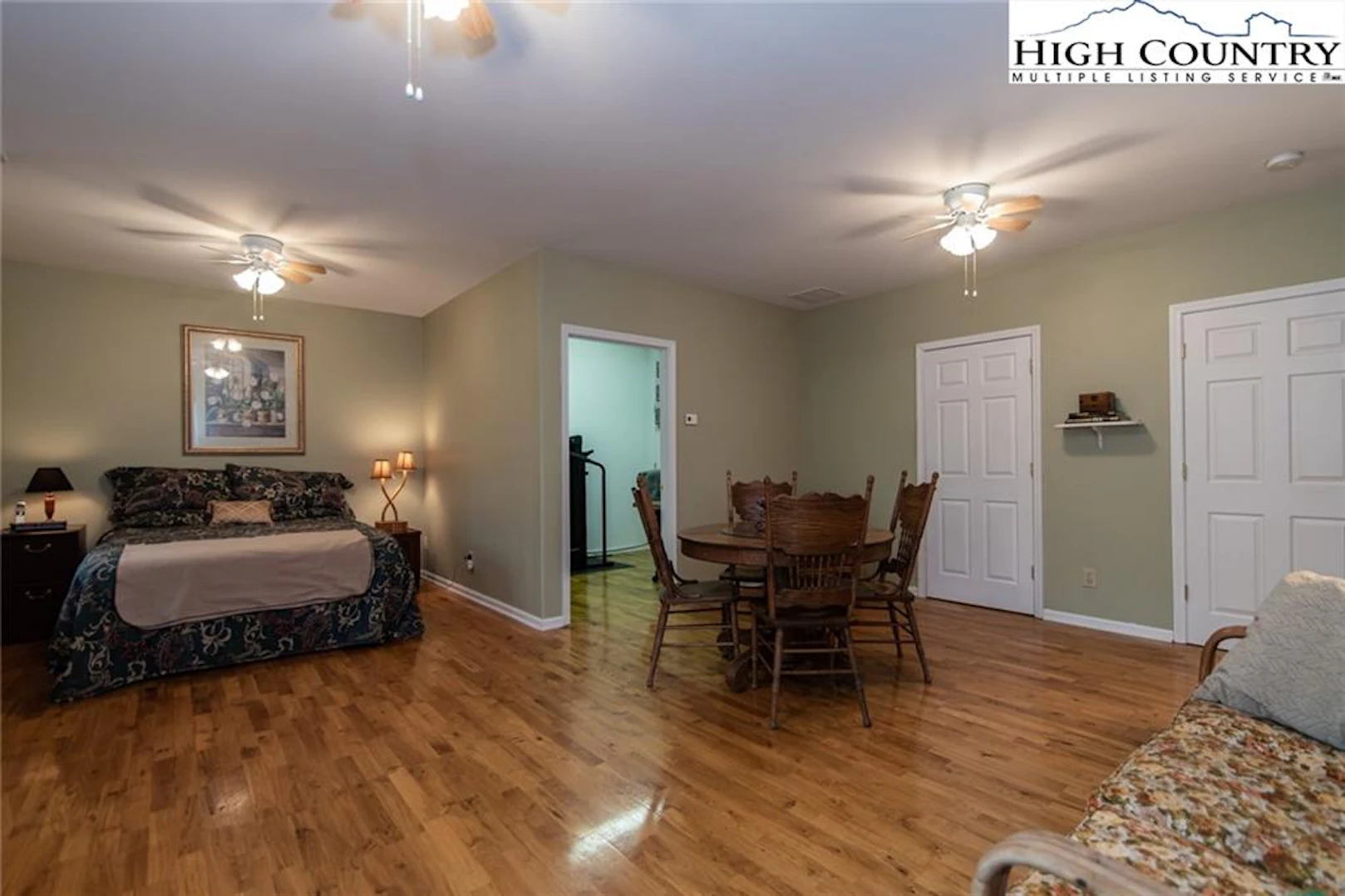 Image number 13 for the current listing