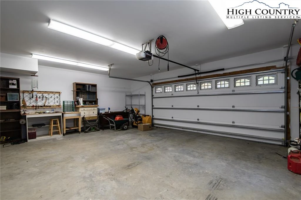 Image number 18 for the current listing