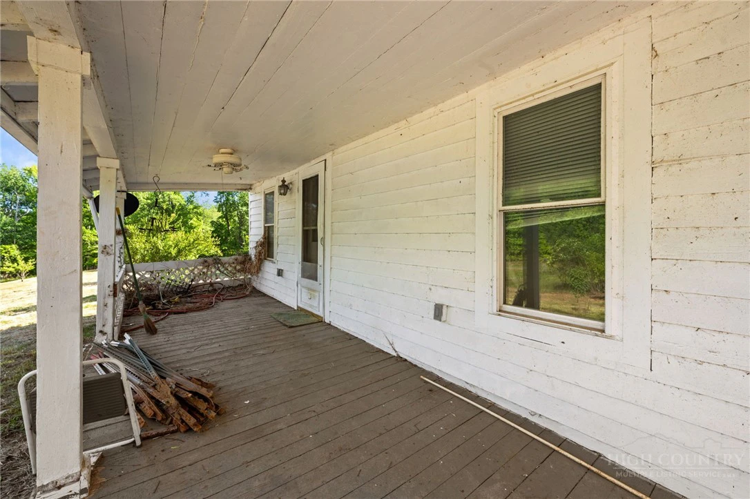 Image number 9 for the current listing