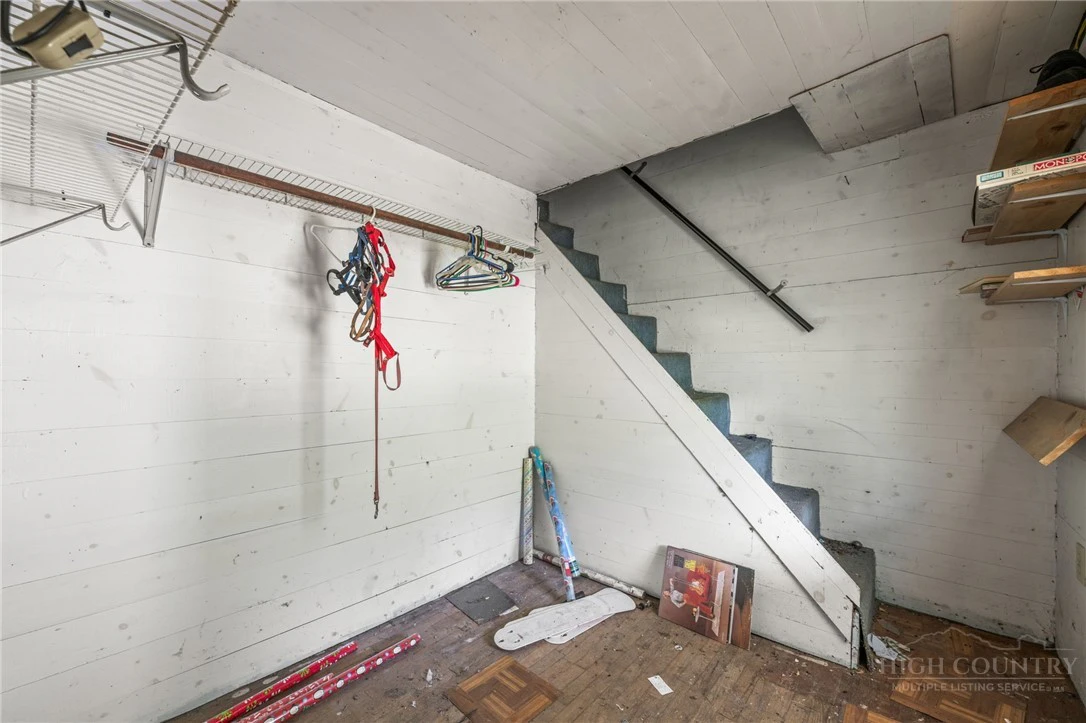 Image number 7 for the current listing