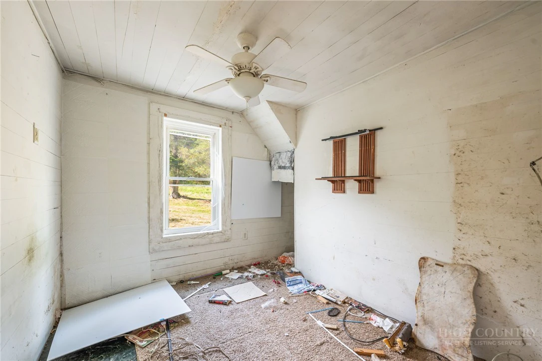 Image number 5 for the current listing