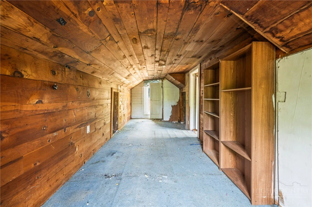 Image number 4 for the current listing