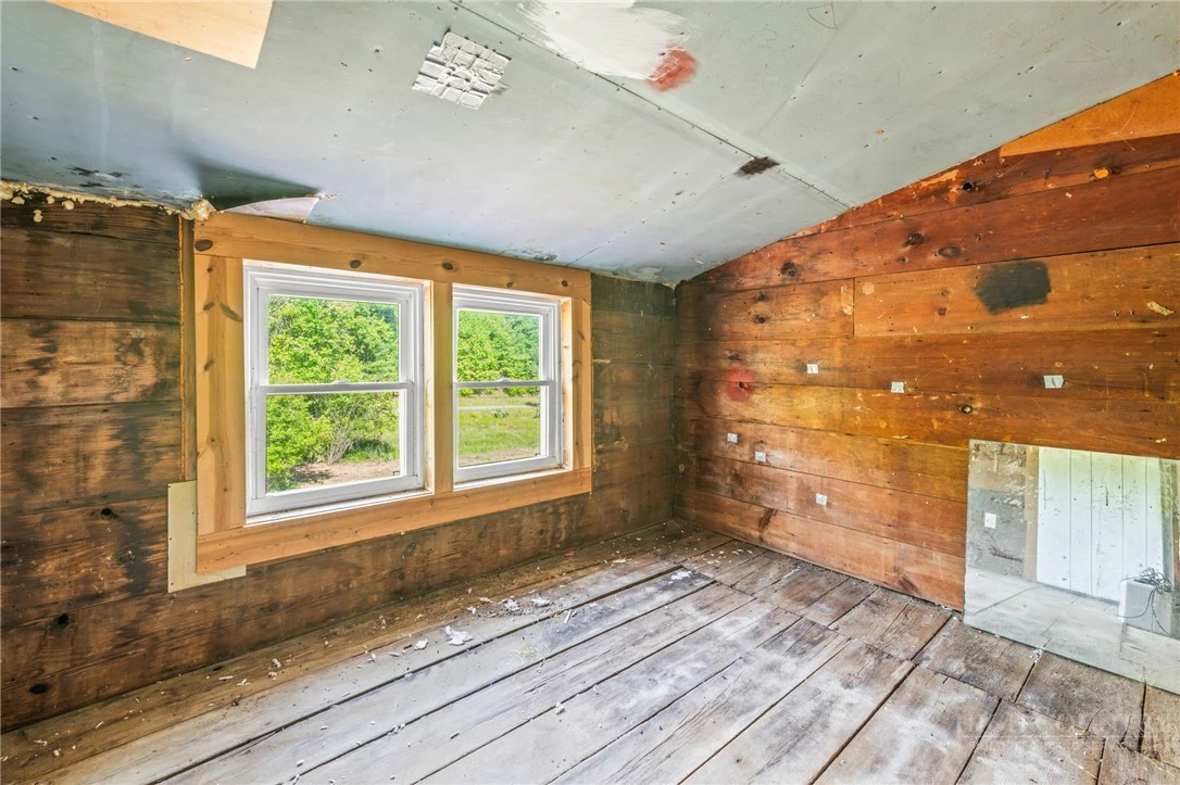 Image number 3 for the current listing