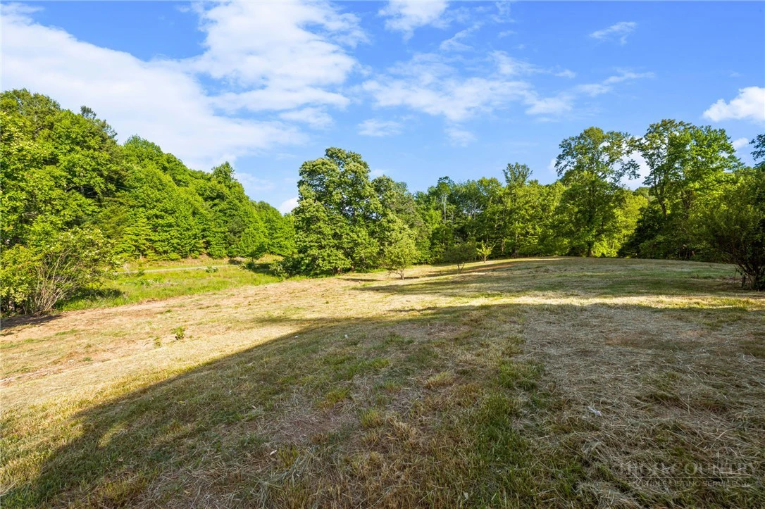 Image number 18 for the current listing