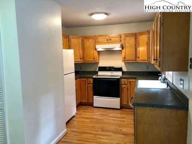 Image number 11 for the current listing