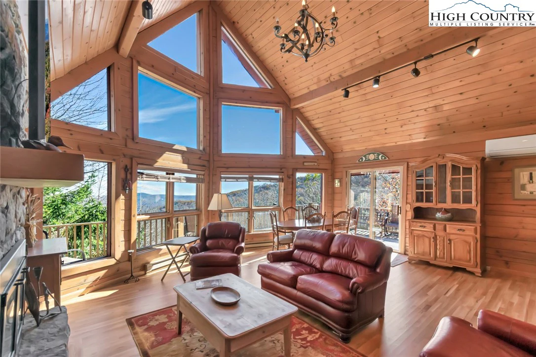 Image number 14 for the current listing