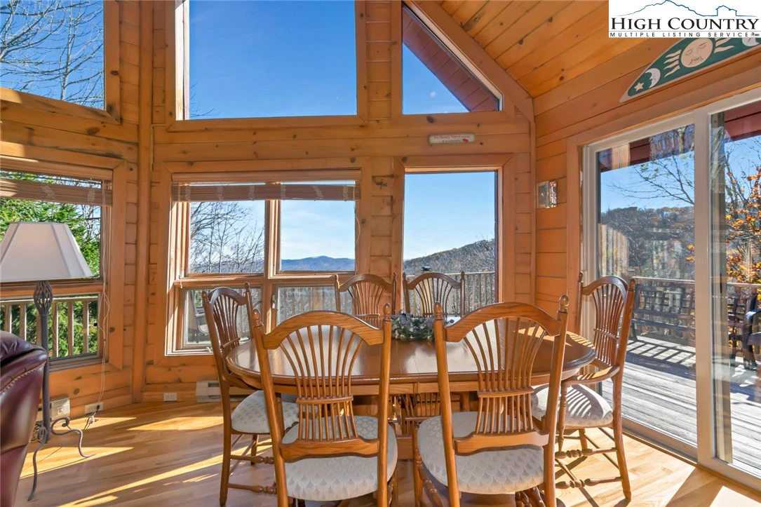 Image number 3 for the current listing