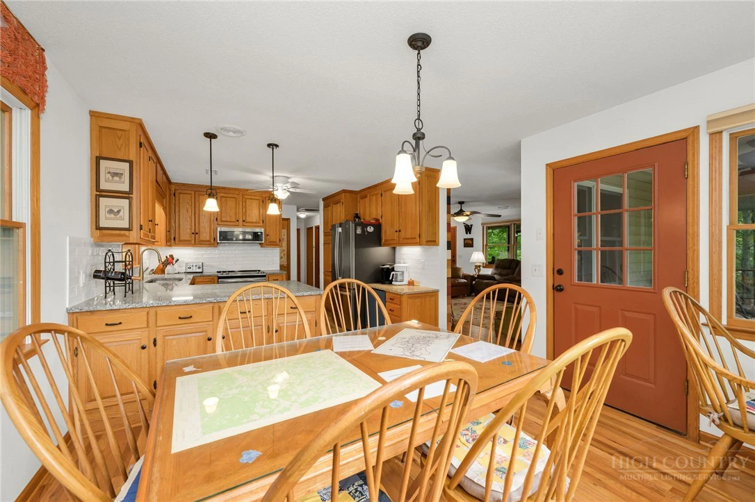 Image number 13 for the current listing