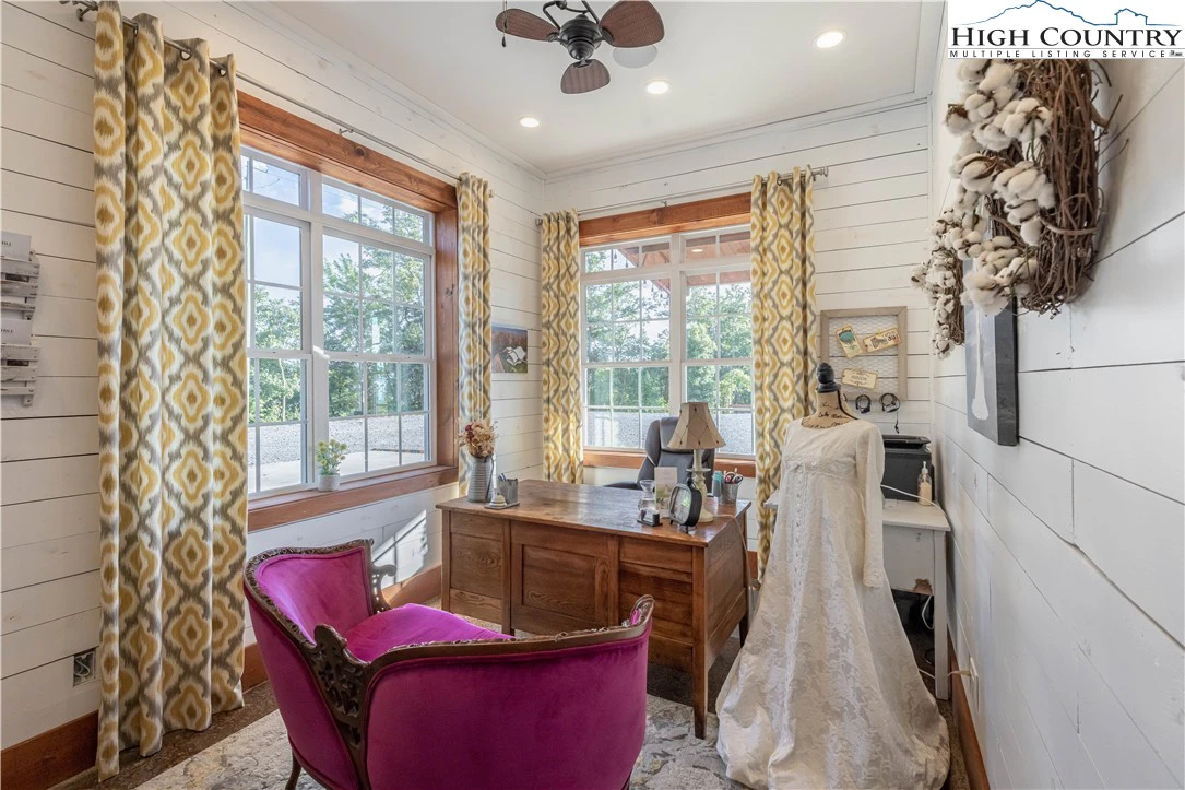Image number 5 for the current listing