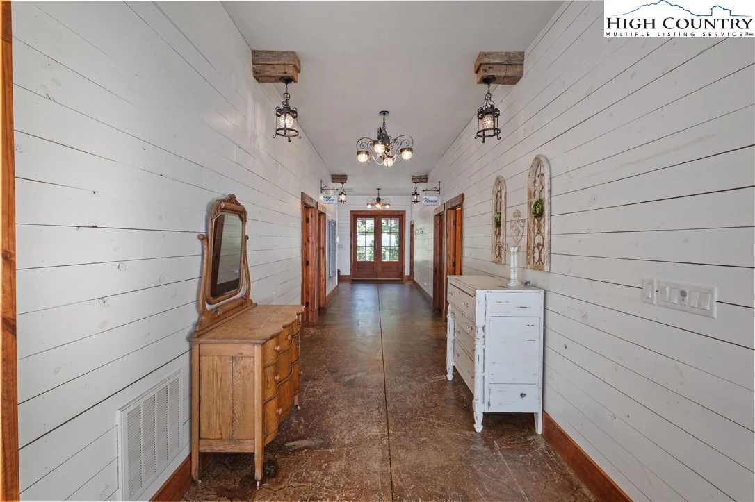Image number 3 for the current listing