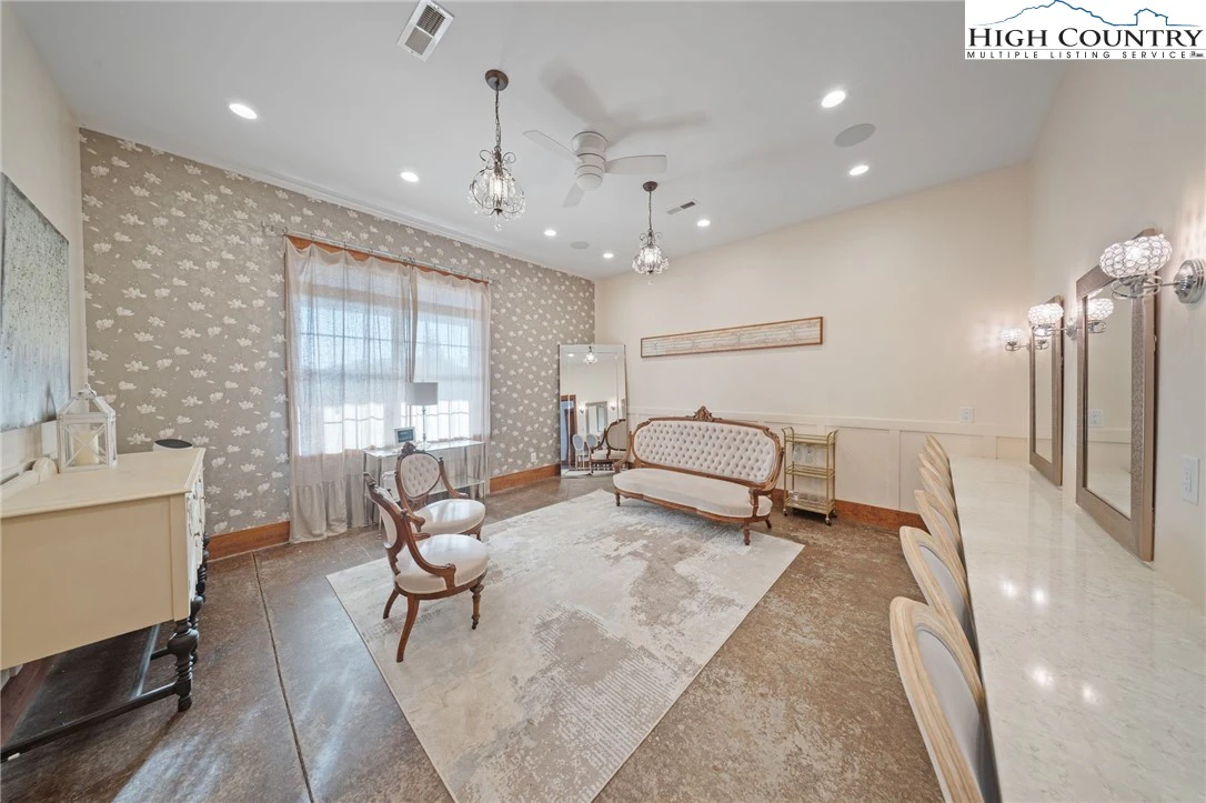 Image number 6 for the current listing