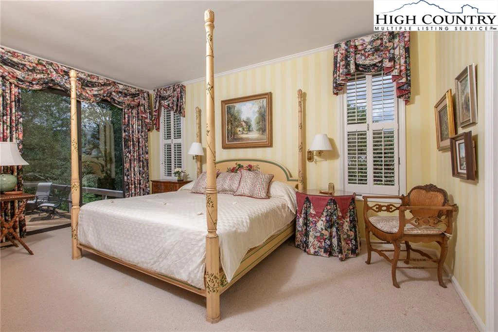 Image number 12 for the current listing