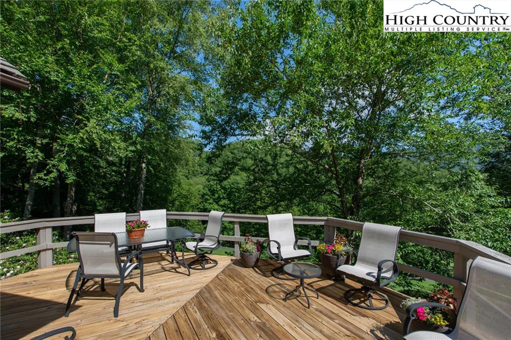 Image number 18 for the current listing