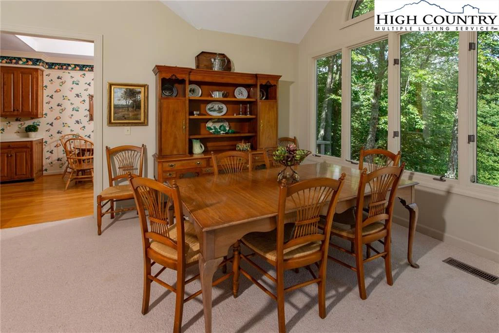 Image number 13 for the current listing
