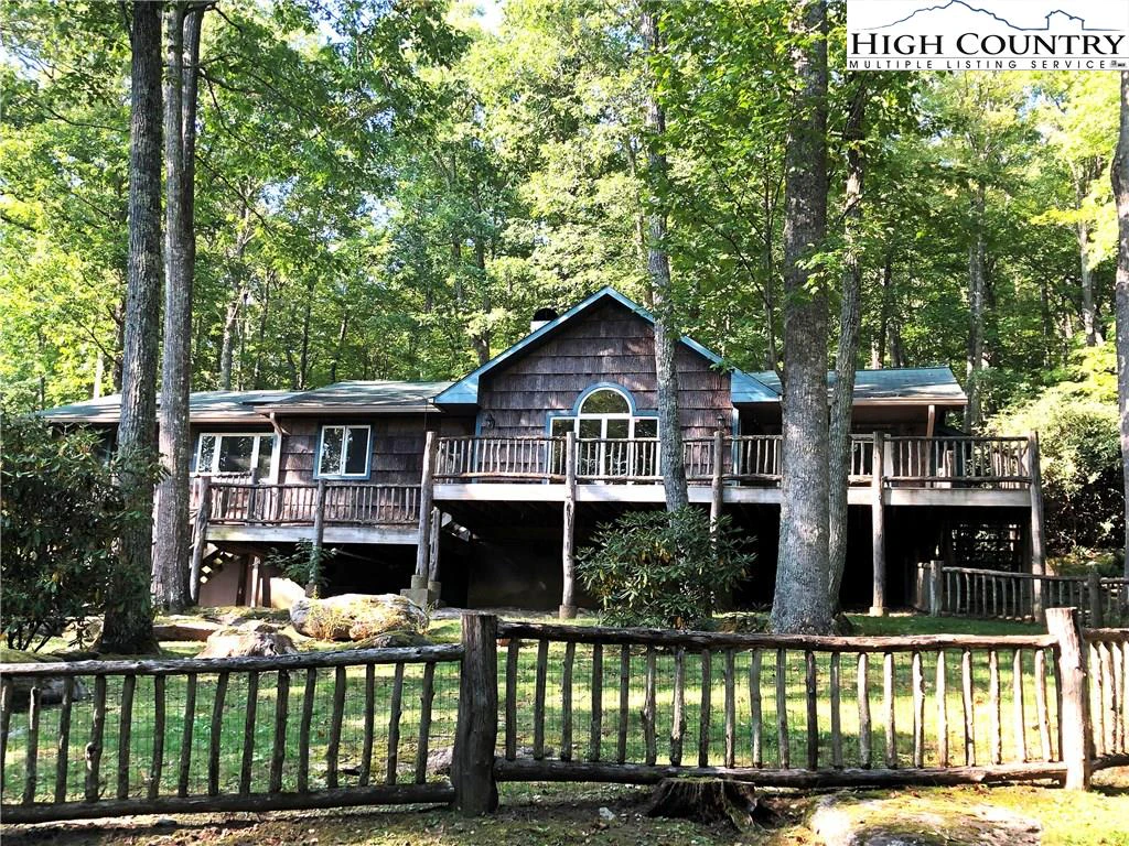 Image number 1 for the current listing