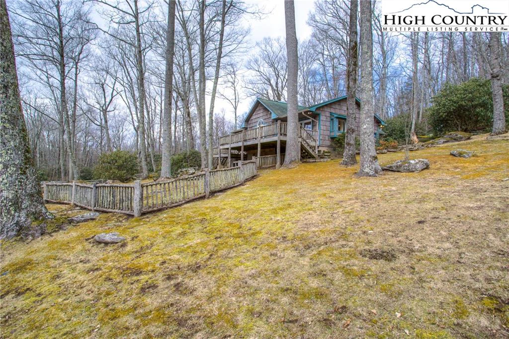 Image number 3 for the current listing