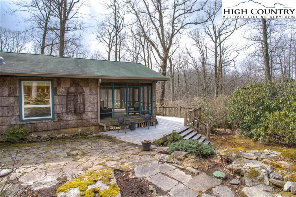Image number 11 for the current listing