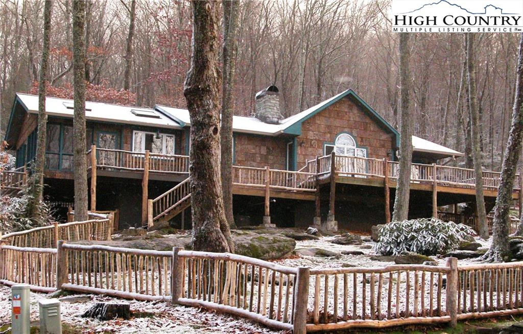Image number 18 for the current listing